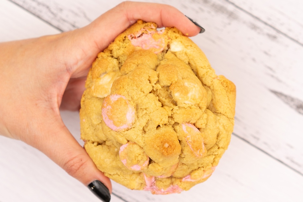 Raspberry White Chocolate Cookie