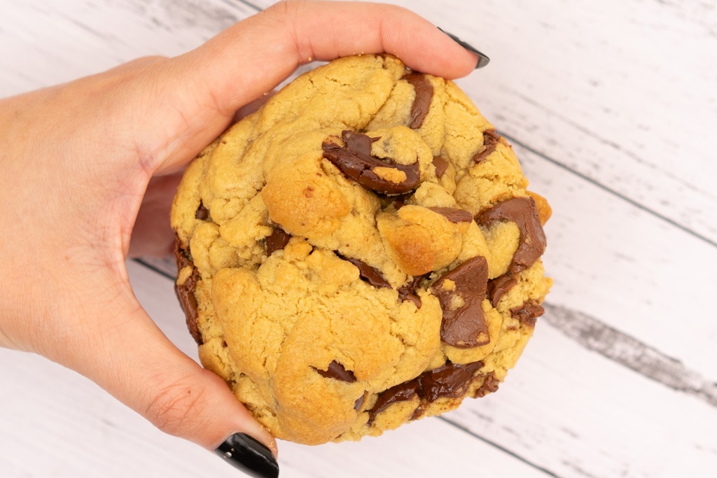 Chocolate Chip Cookie